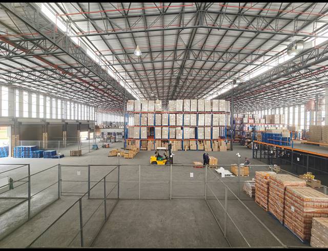 7,649M² WAREHOUSE TO LET IN NORTH RIDING